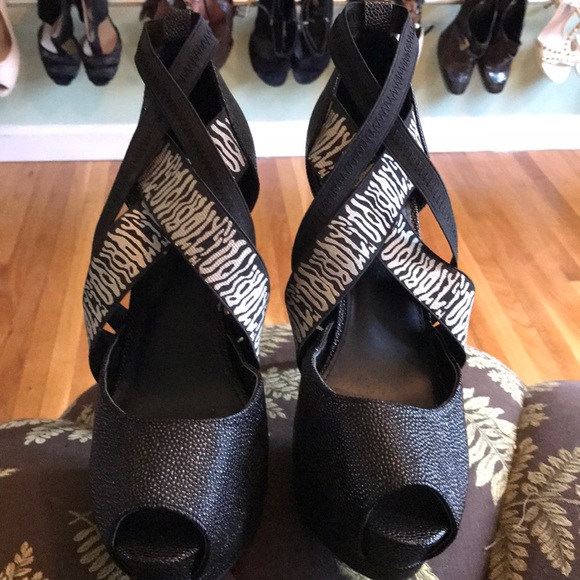 🆕Colin Stuart animal zebra platform pumps - Picture 3 of 4